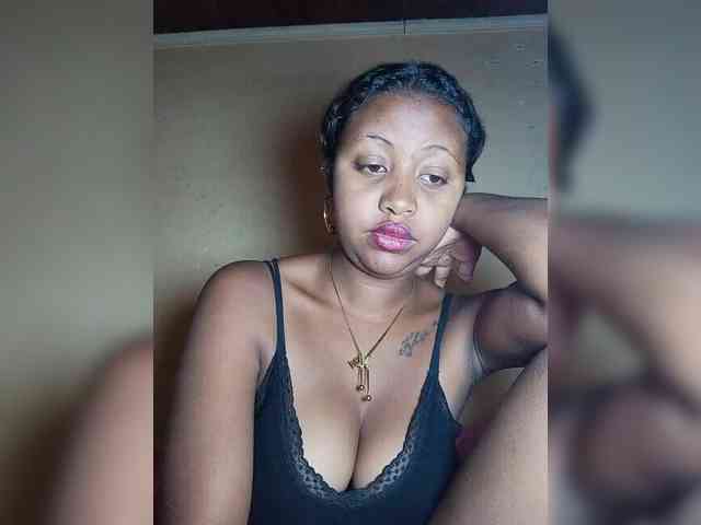 Victoria33 webcam