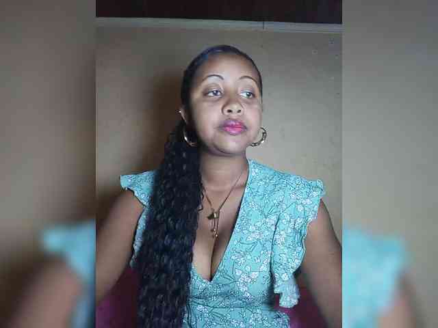 Victoria33 webcam