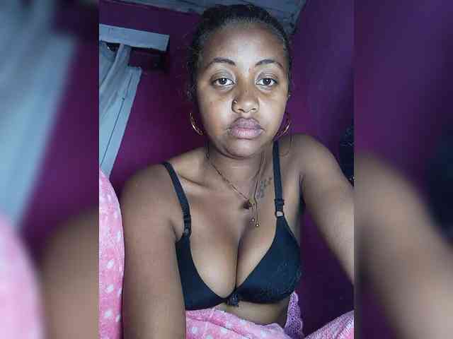 Victoria33 webcam