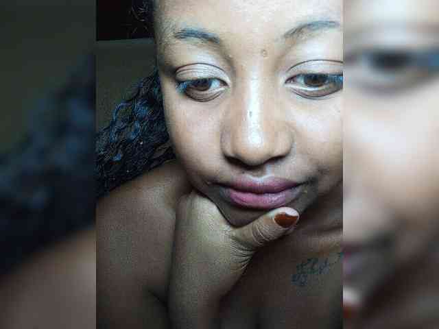 Victoria33 webcam