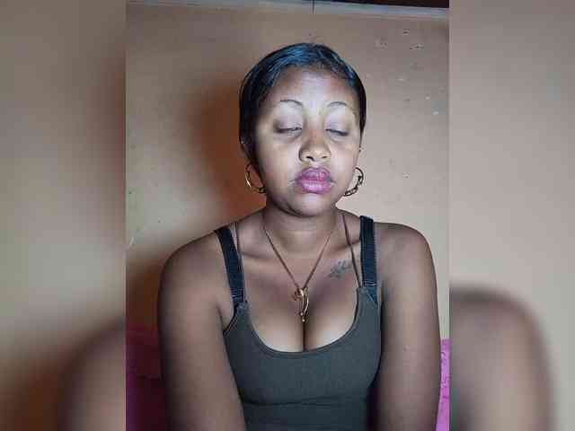 Victoria33 webcam
