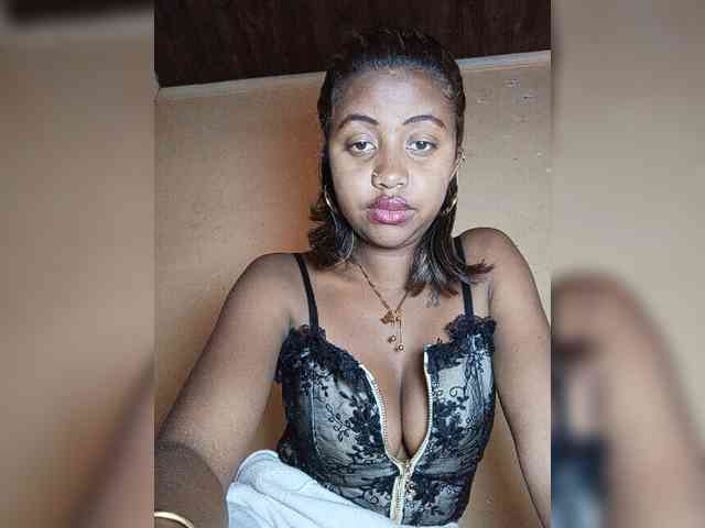 Victoria33 webcam