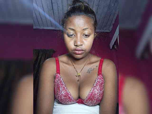 Victoria33 webcam