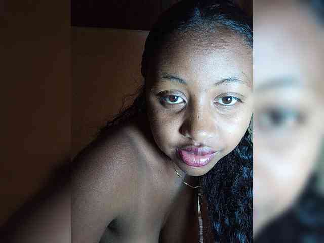 Victoria33 webcam