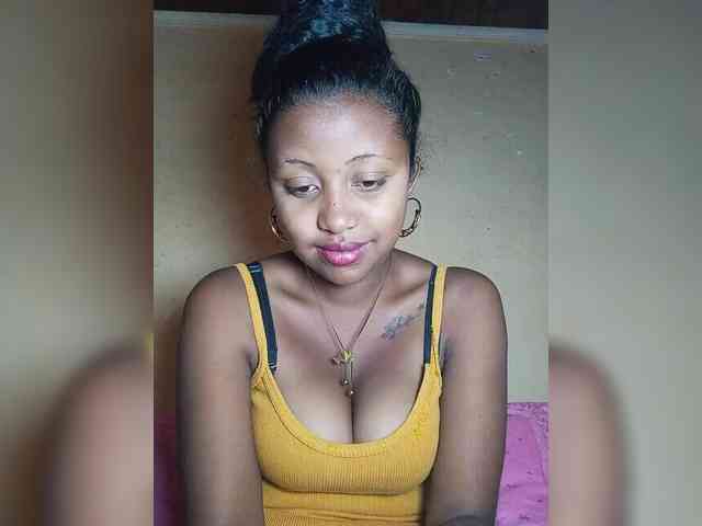 Victoria33 webcam