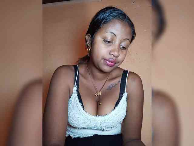 Victoria33 webcam