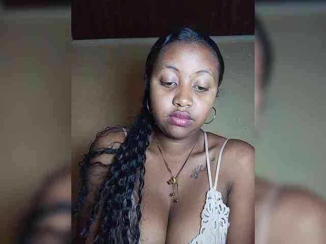 Victoria33 webcam