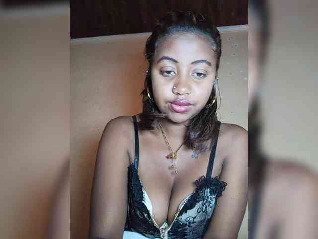 Victoria33 webcam