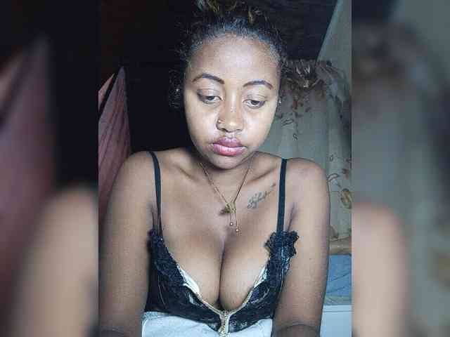 Victoria33 webcam
