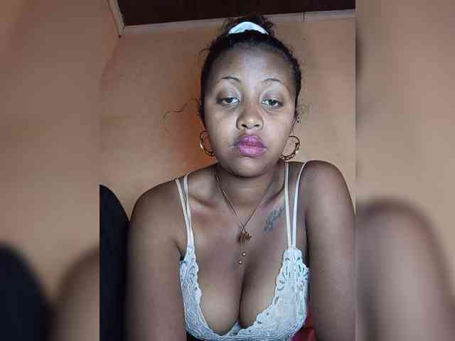 Victoria33 webcam