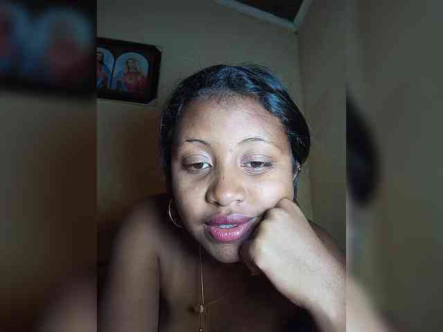 Victoria33 webcam