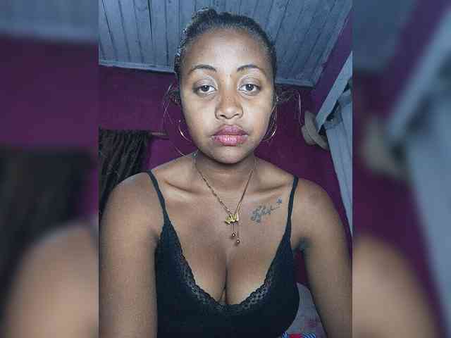 Victoria33 webcam