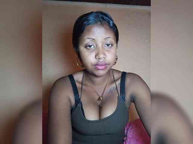 Victoria33 webcam