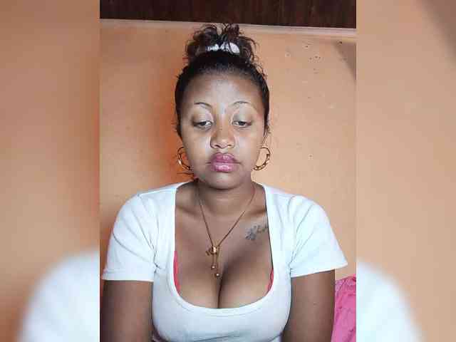 Victoria33 webcam