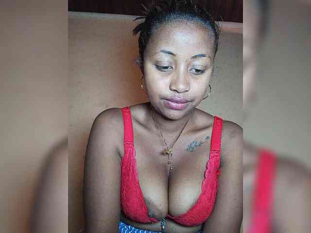 Victoria33 webcam