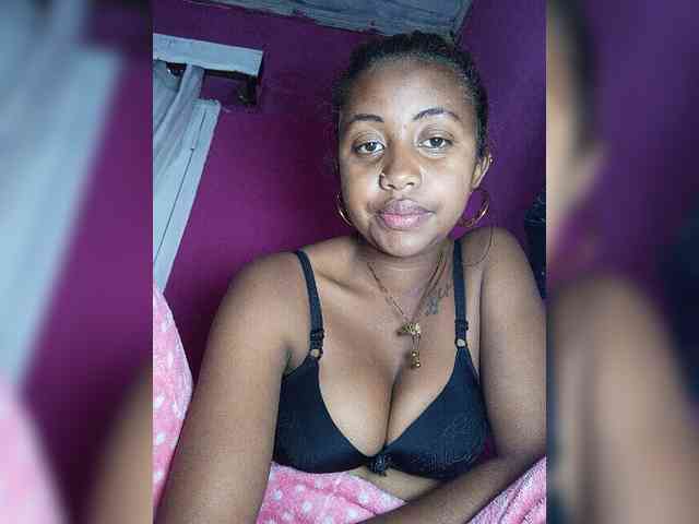 Victoria33 webcam