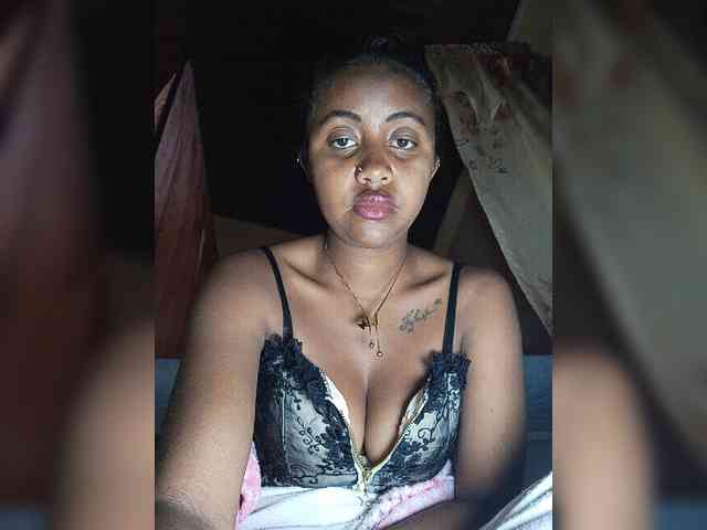 Victoria33 webcam