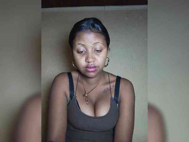 Victoria33 webcam