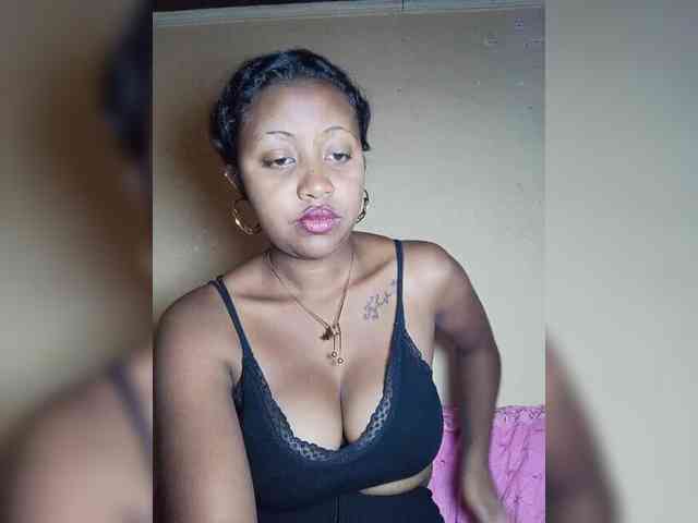Victoria33 webcam
