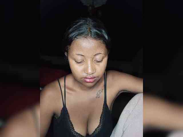 Victoria33 webcam