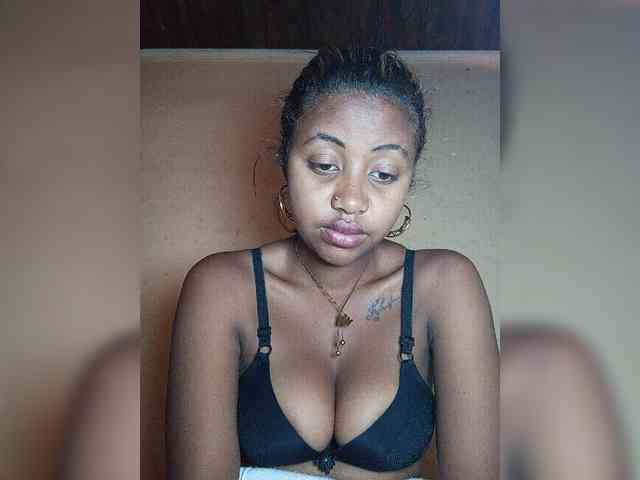 Victoria33 webcam