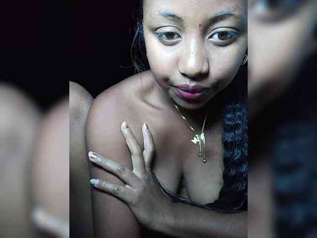 Victoria33 webcam