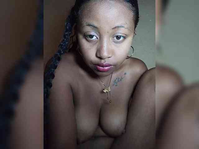 Victoria33 webcam