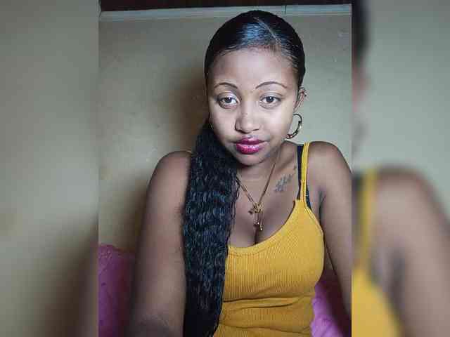 Victoria33 webcam