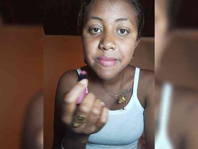 Victoria33 webcam