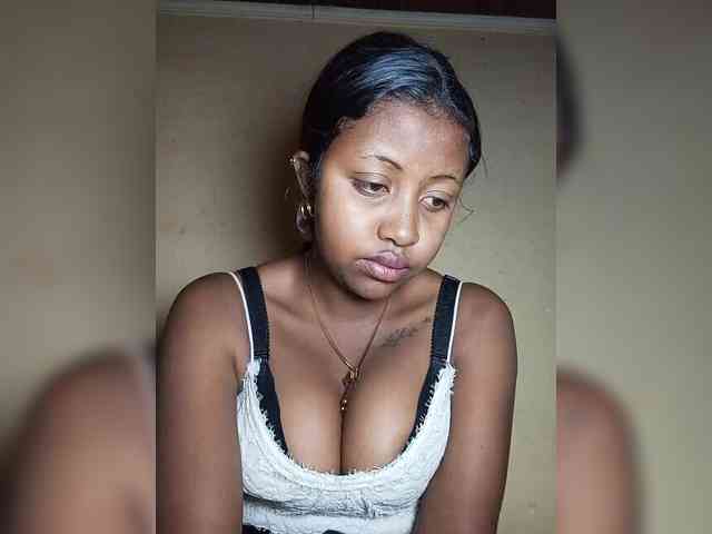 Victoria33 webcam