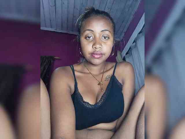 Victoria33 webcam