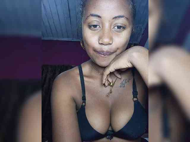 Victoria33 webcam