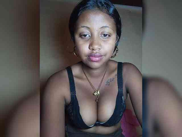 Victoria33 webcam