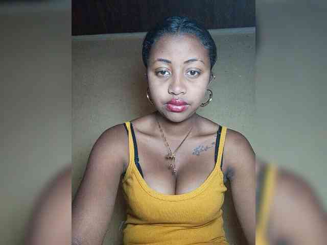 Victoria33 webcam