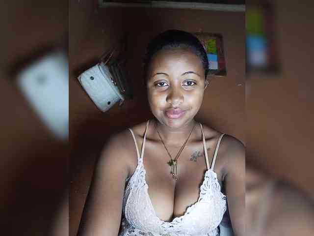 Victoria33 webcam