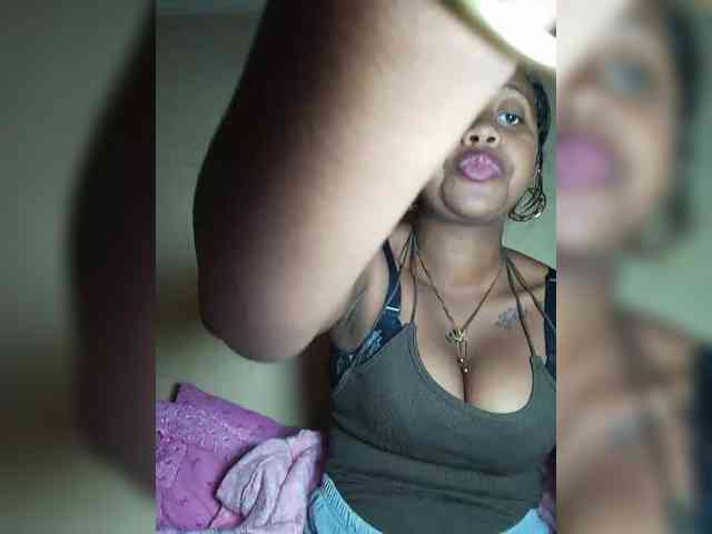 Victoria33 webcam