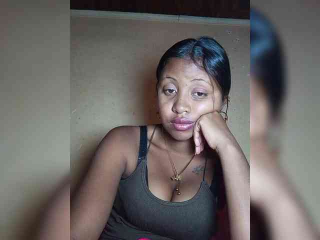 Victoria33 webcam