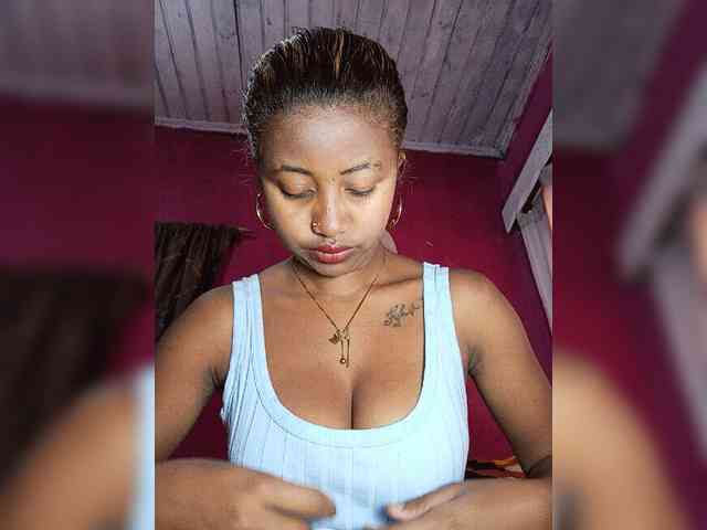 Victoria33 webcam