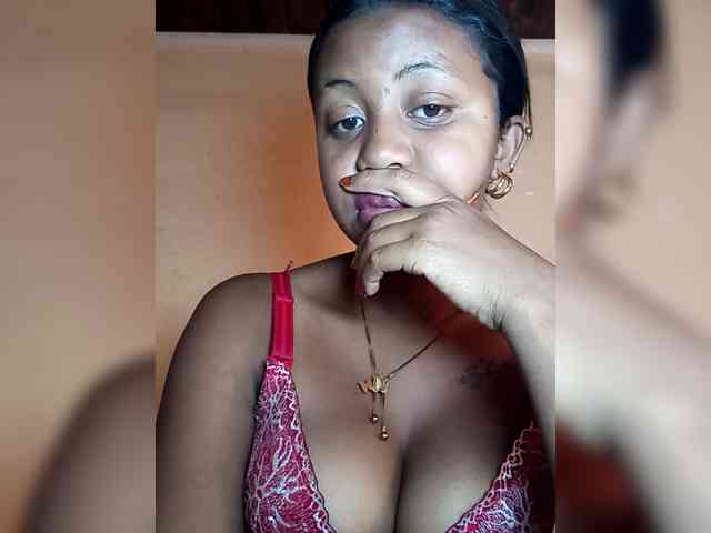 Victoria33 webcam