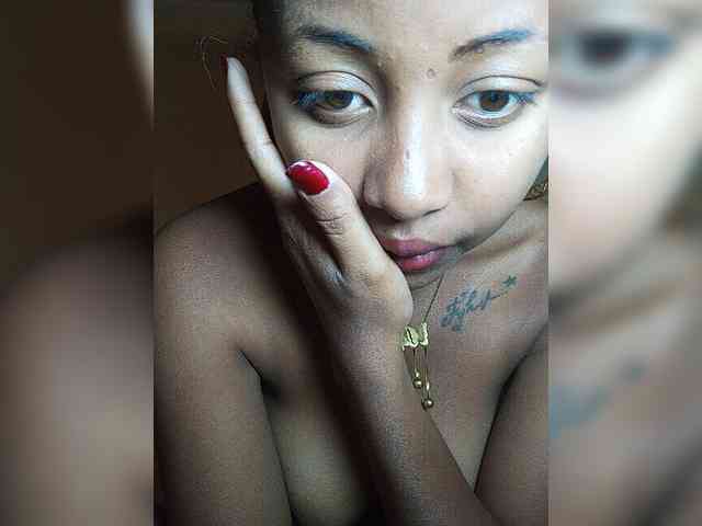 Victoria33 webcam