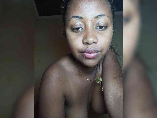 Victoria33 webcam