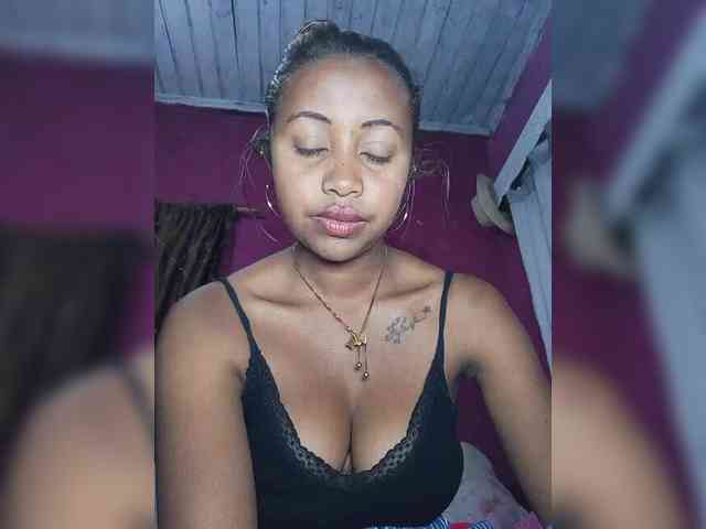 Victoria33 webcam
