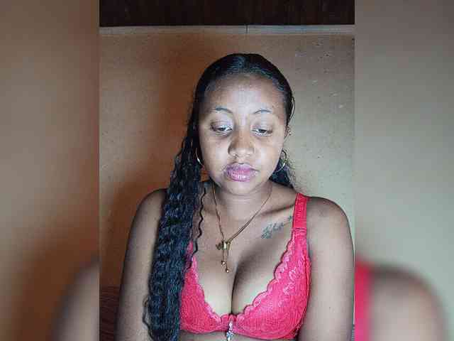 Victoria33 webcam