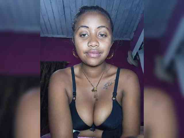 Victoria33 webcam
