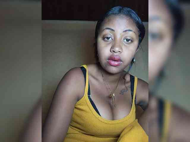 Victoria33 webcam