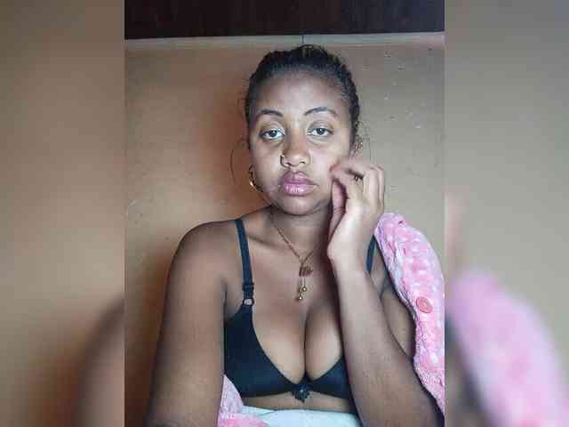 Victoria33 webcam