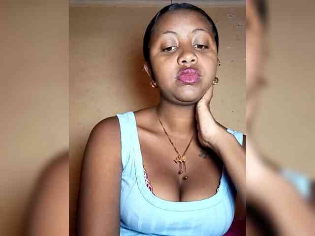 Victoria33 webcam
