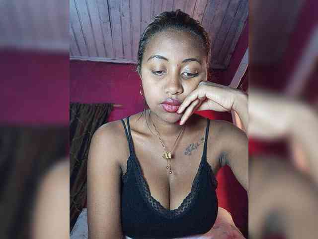 Victoria33 webcam