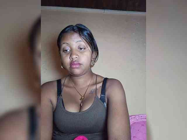 Victoria33 webcam