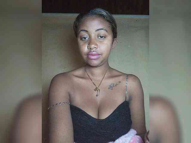 Victoria33 webcam